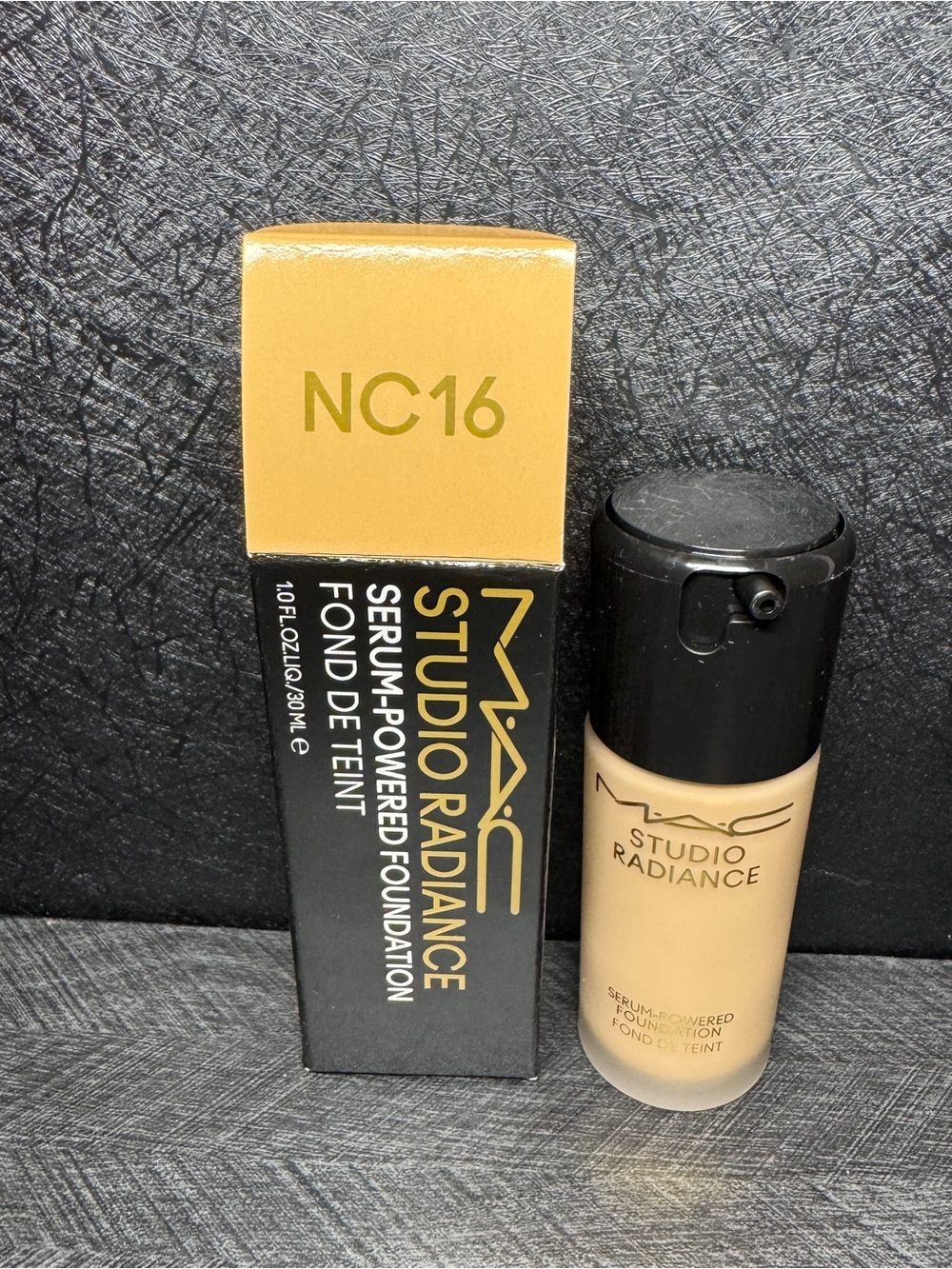 MAC Studio Radiance Serum Powered Foundation 30ml Shade NC16